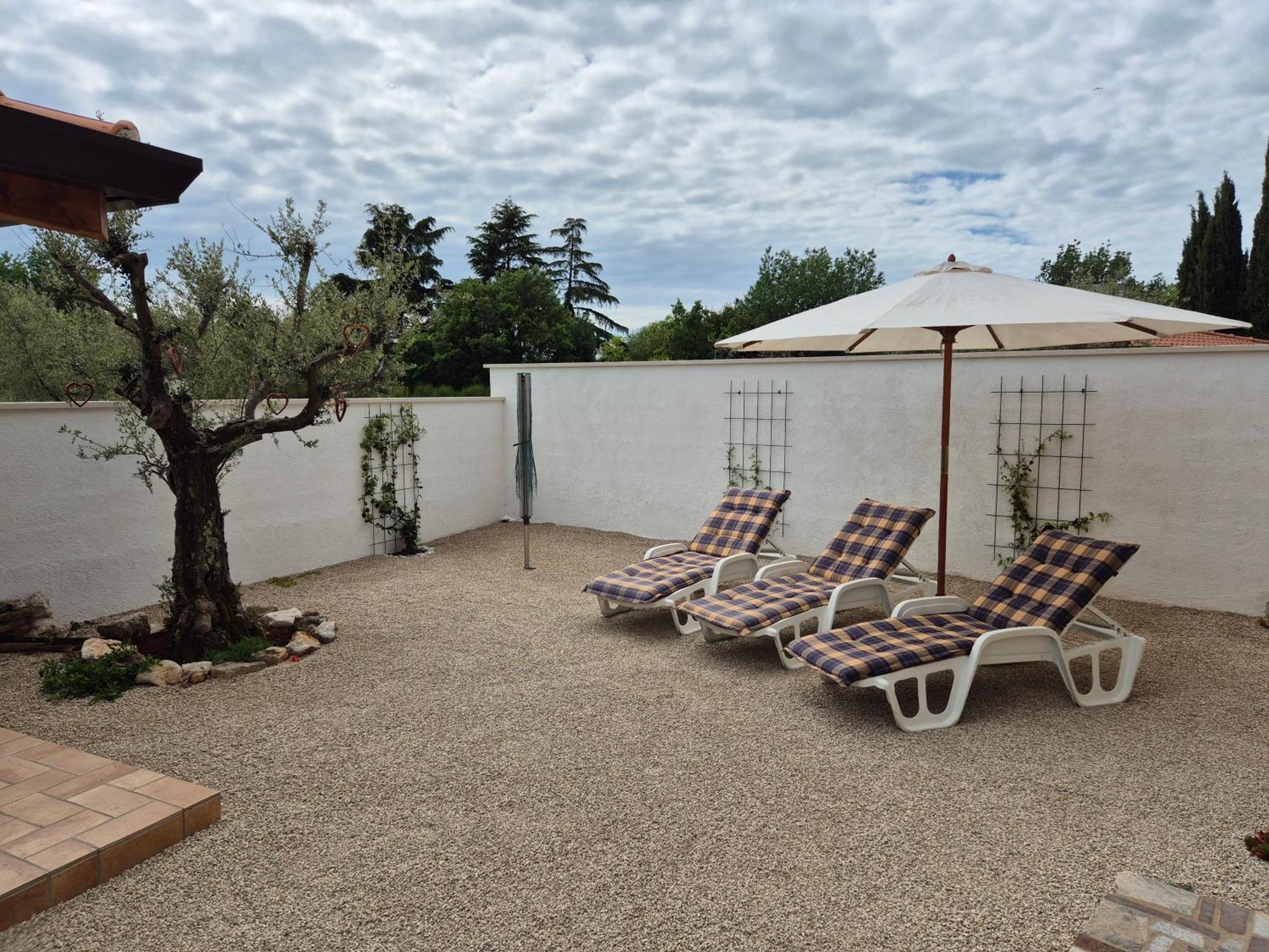 Apartment Vinja Porec - Privat Garden - Whirlpool Εξωτερικό φωτογραφία